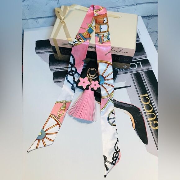 Tassel Charm Ligth Pink - Picture 3 of 3